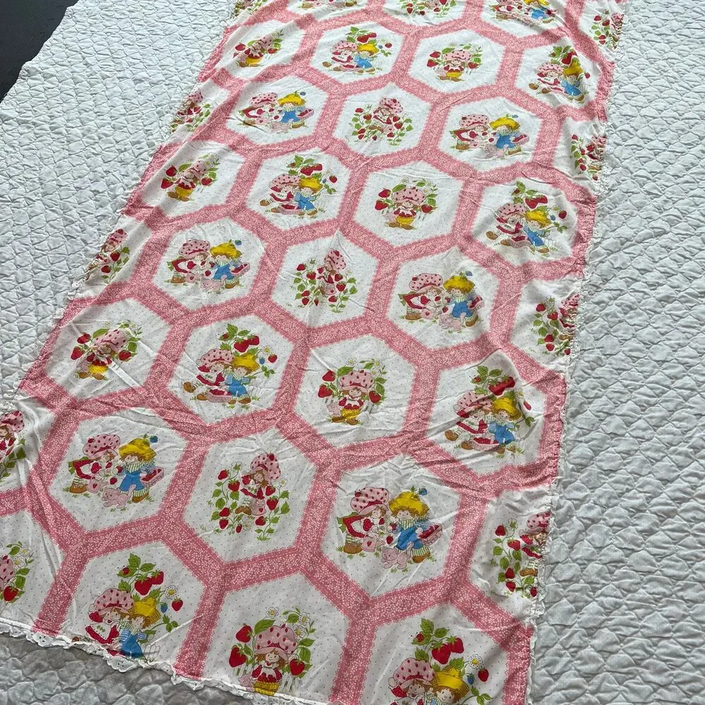 Strawberry Shortcake Vintage Twin Size Comforter Blanket Bedspread pink white